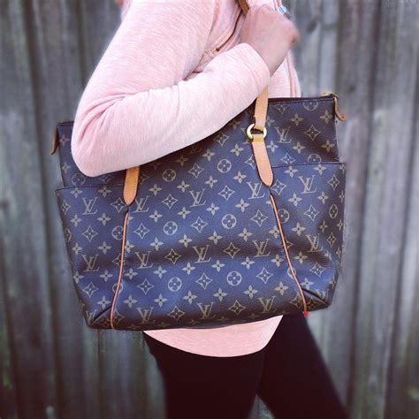 louis vuitton totally mm review|louis vuitton totally mm monogram.